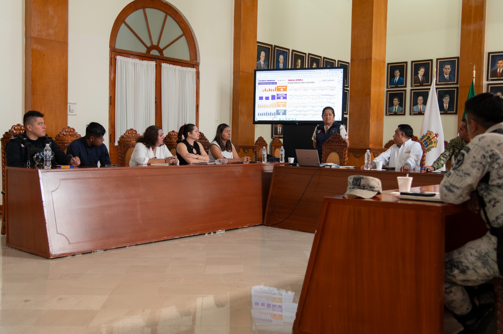 Fomentar la cultura de la denuncia en mujeres víctimas acuerdan en mesa de seguridad