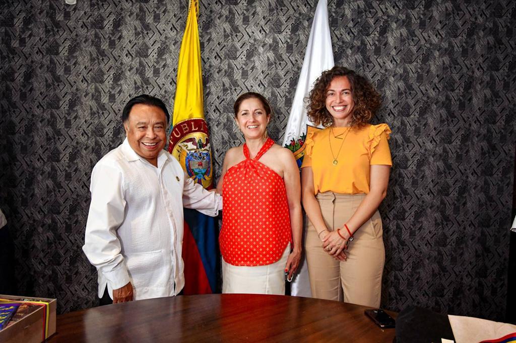 Se reúne Presidente Juan Martínez con Embajadora de Colombia para impulsar intercambio cultural y de turismo.