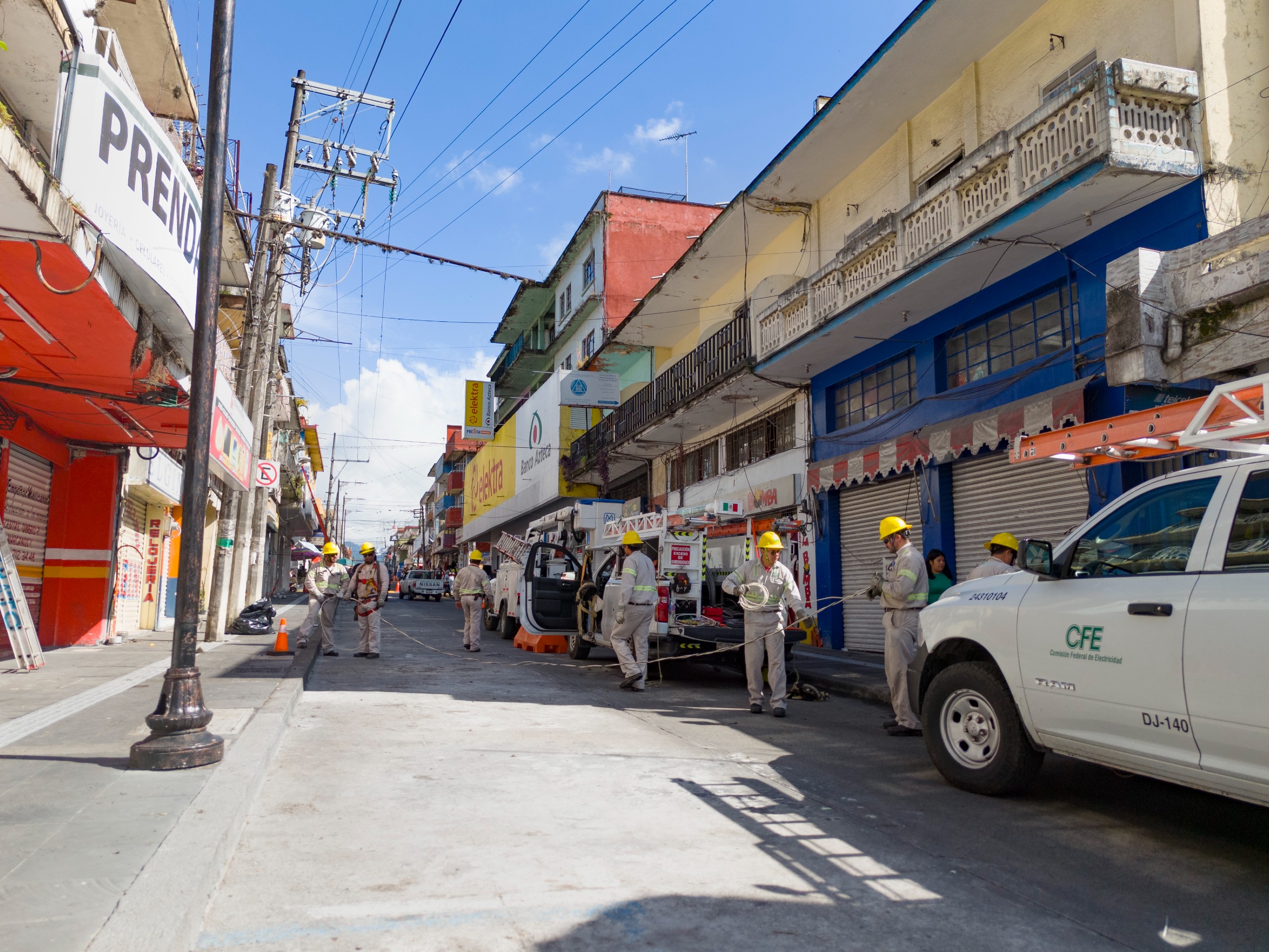 Córdoba con calles más limpias y sin “telarañas” de cables obsoletos