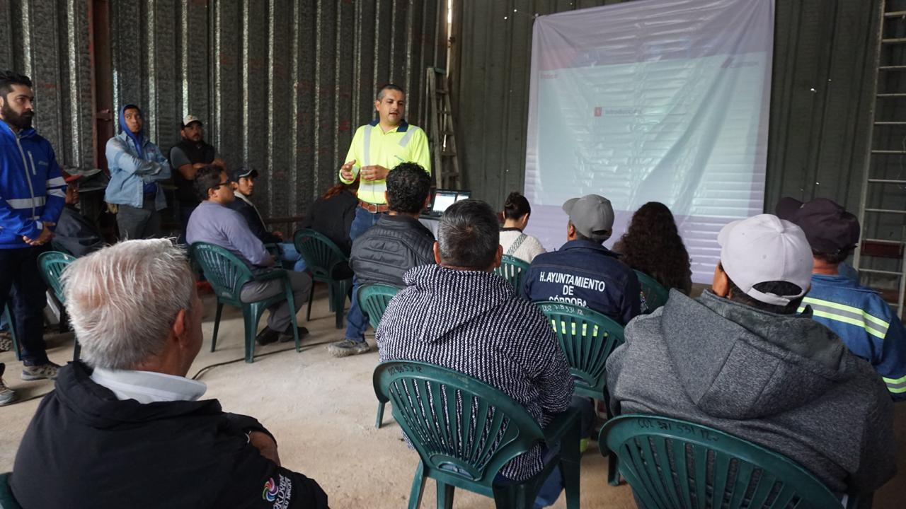 Imparten capacitación a personal de Obras Públicas previo al arranque del programa de bacheo en la ciudad