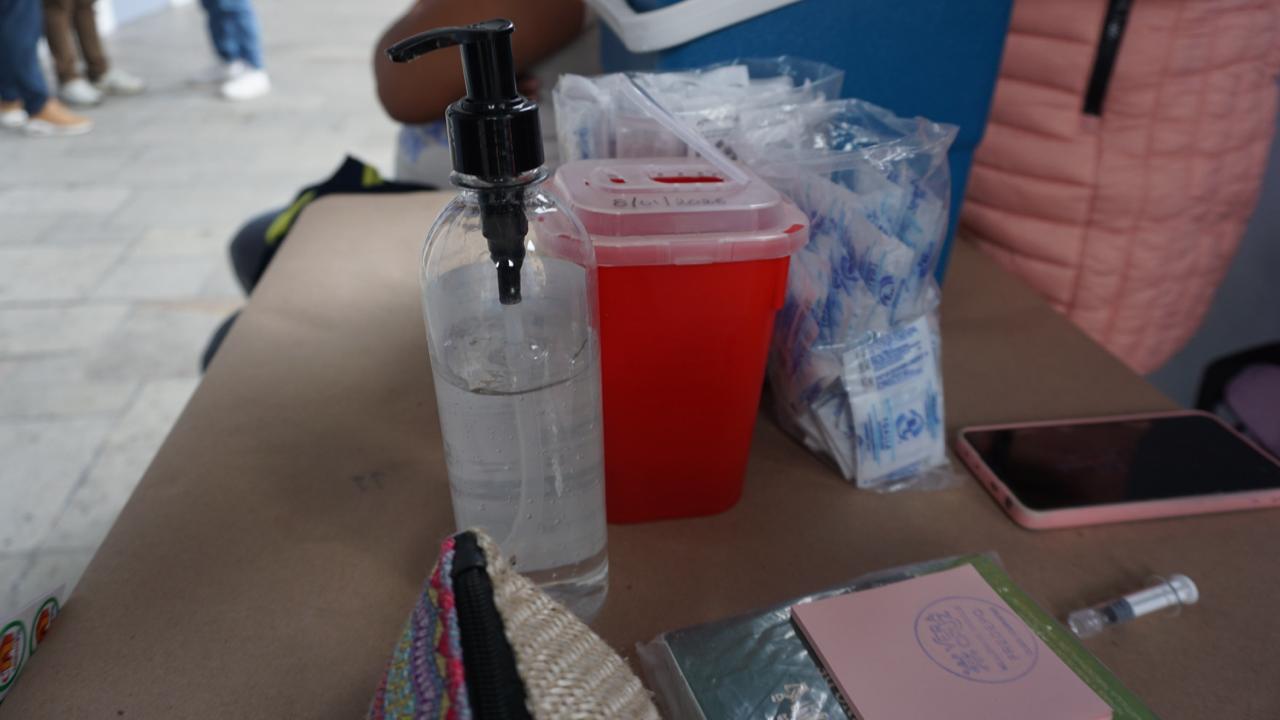 Responden ciudadanos a los módulos de vacunación