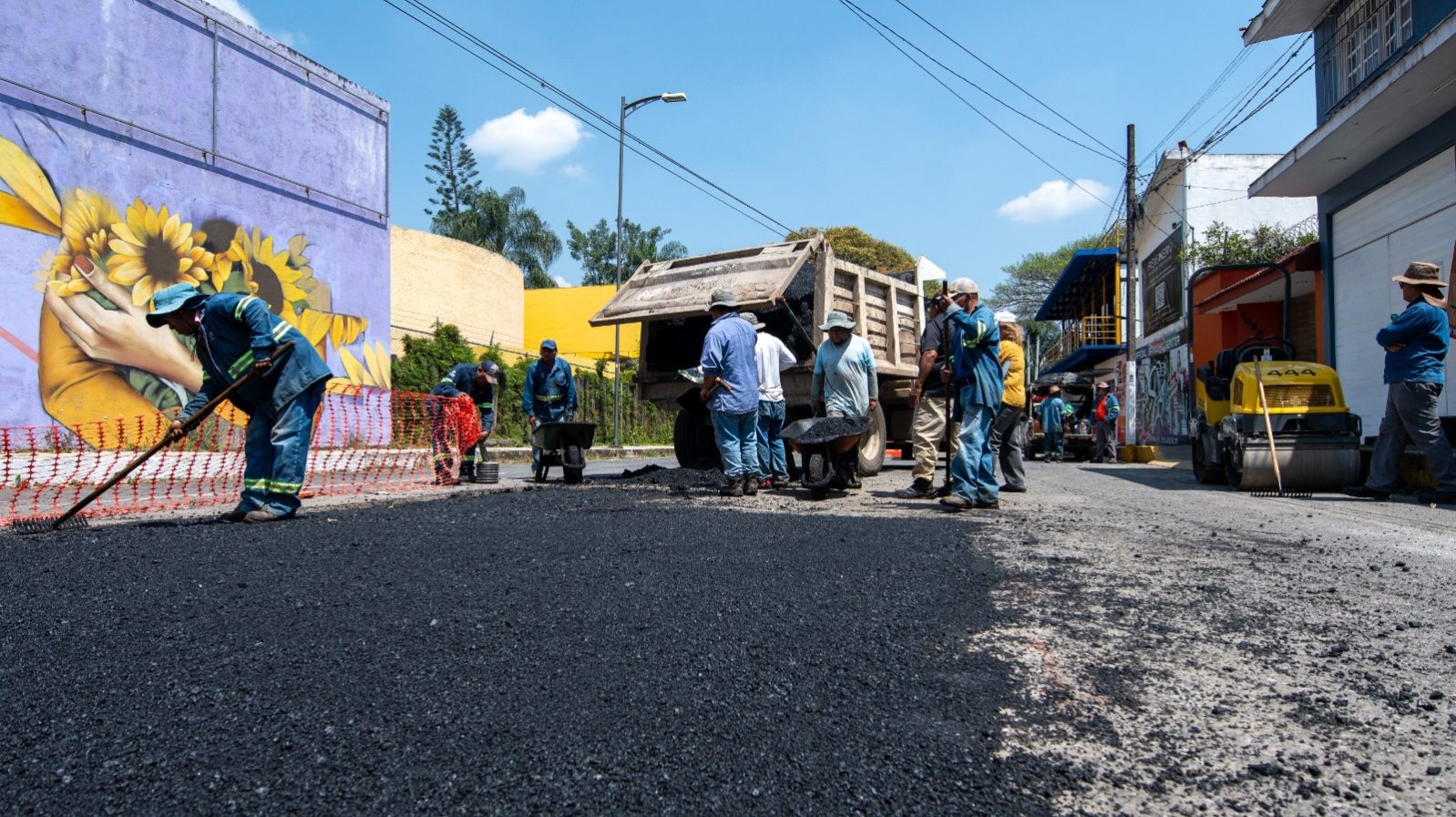 Continúa Ayuntamiento con programa permanente de bacheo asfáltico en calles de la ciudad