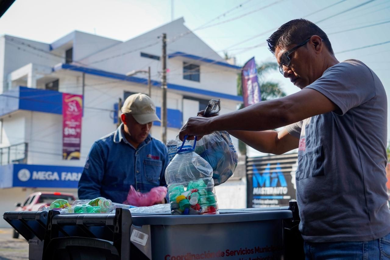Continúa Programa de Separación de Residuos en los bajos del Parque de San José