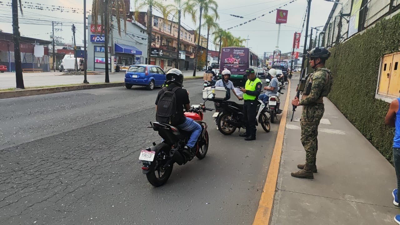 Refuerzan operativos de inspección a motocicletas para garantizar la seguridad vial en Córdoba