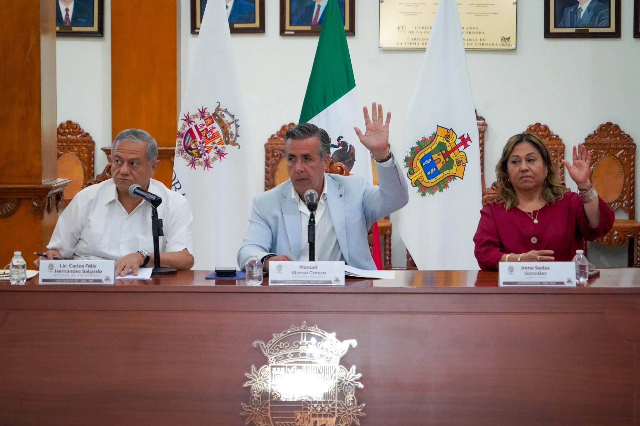 Cabildo abierto: Mejoramiento de los servicios públicos municipales mediante el uso de tecnologías digitales e inteligencia artificial para una ciudad más eficiente
